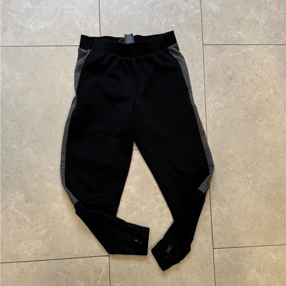 Boys size 8-10 Black Jogging pants with zippers at the ankles - Picture 3 of 6
